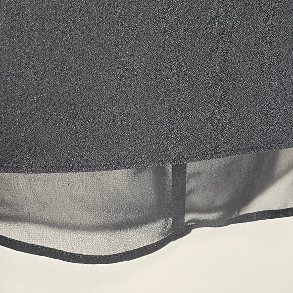 C & E Black 3/4 Sleeve Blouse with Triangle Cutout Soft Mesh Lining Size XS - Picture 9 of 9